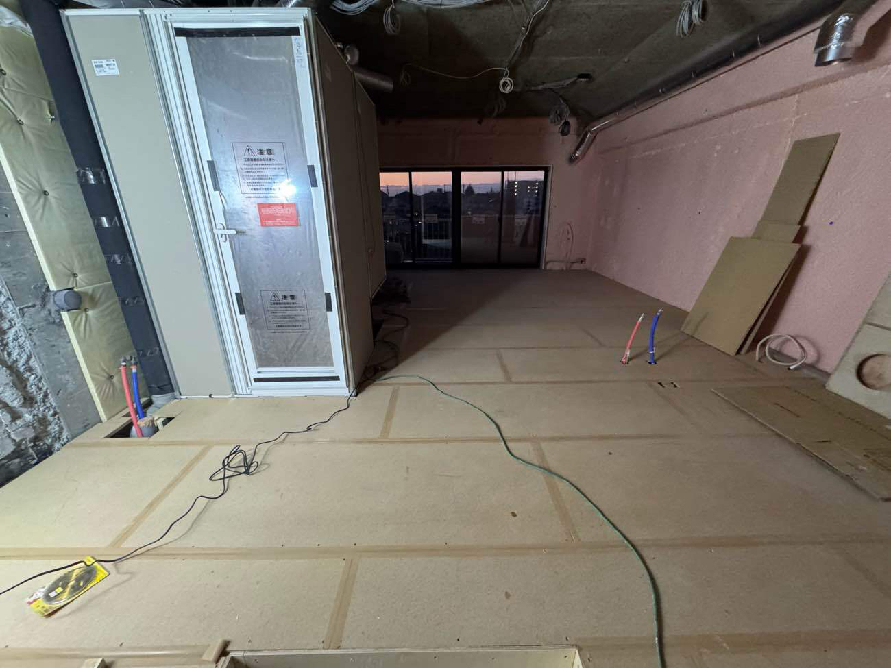 相模原市緑区のマンションにて、1day置床工事を行いました。（乾式二重床）【秀和建工】