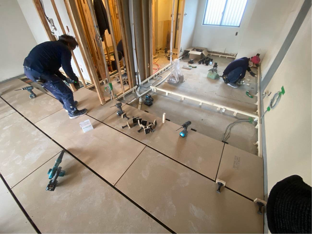 相模原市緑区のマンションにて、1day置床工事を行いました。（乾式二重床）【秀和建工】