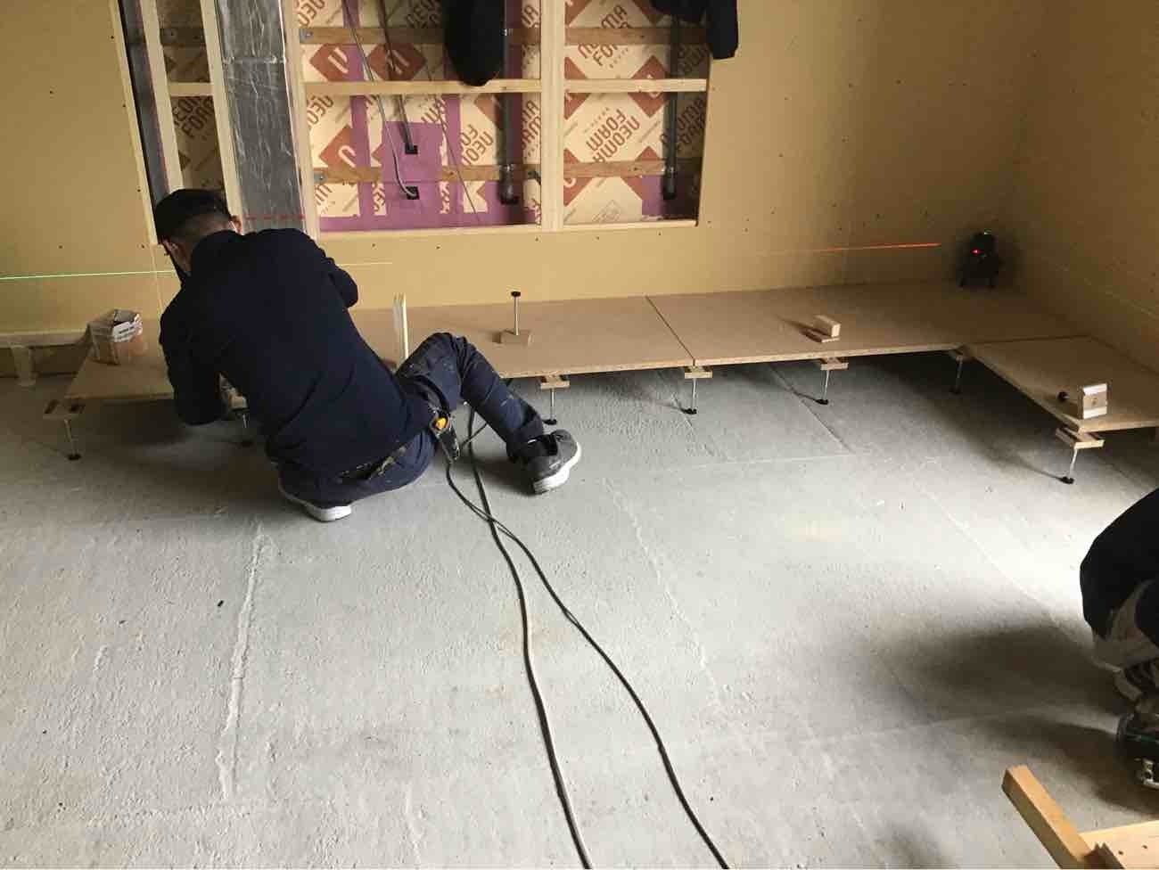 埼玉県川口市の店舗にて、1day置床工事を行いました。（乾式二重床）【秀和建工】