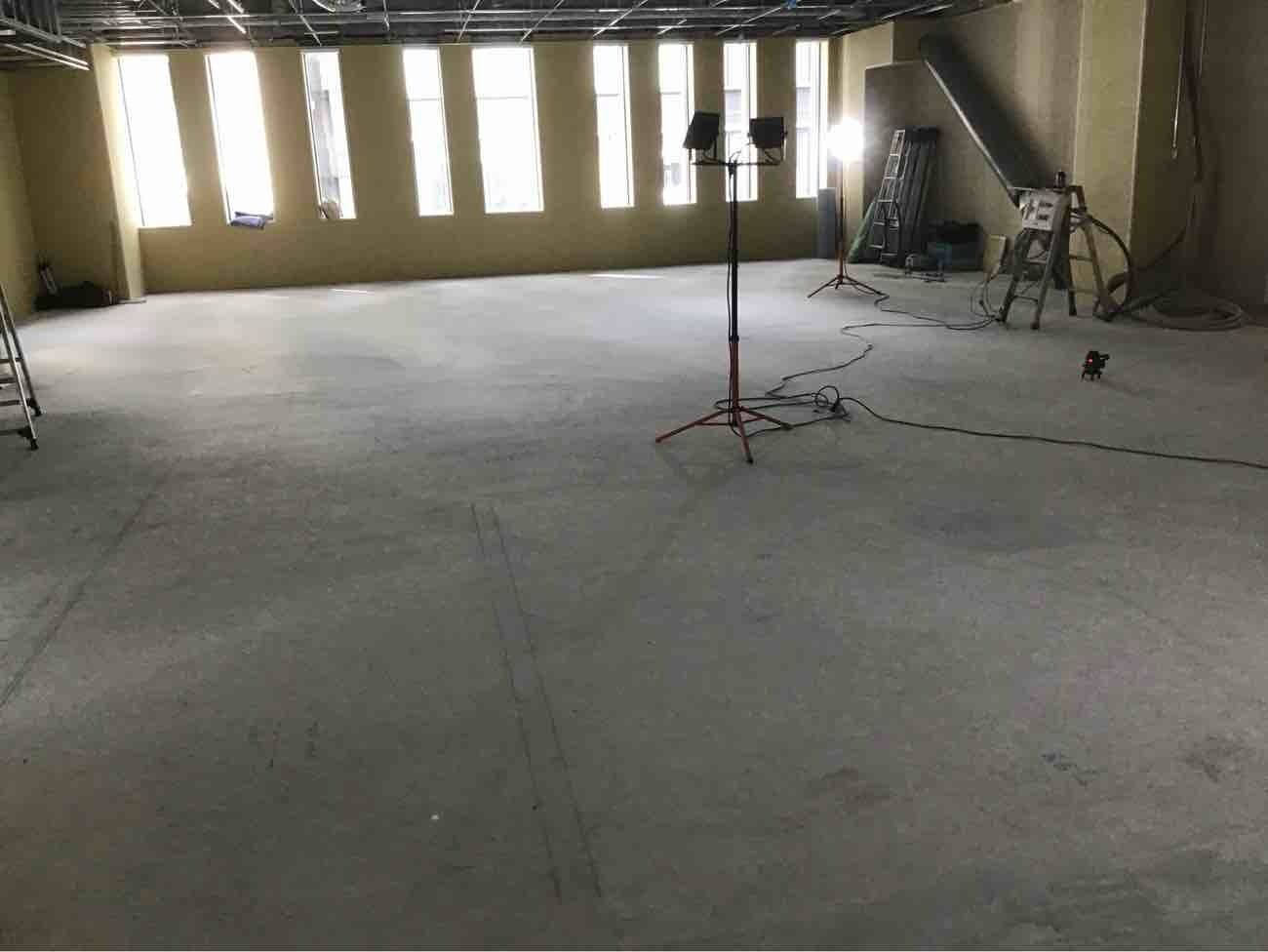 東京都中央区のクリニックにて、置床工事を行いました。（乾式二重床）【秀和建工】