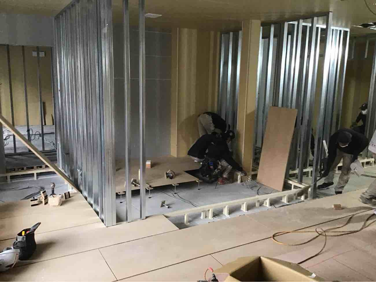 埼玉県川口市の店舗にて、1day置床工事を行いました。（乾式二重床）【秀和建工】