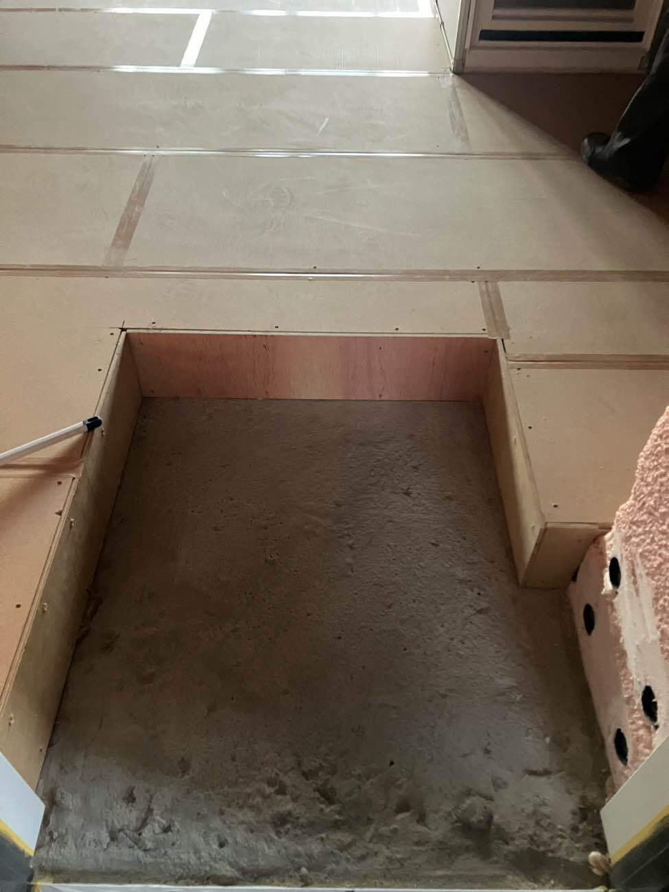 相模原市緑区のマンションにて、1day置床工事を行いました。（乾式二重床）【秀和建工】