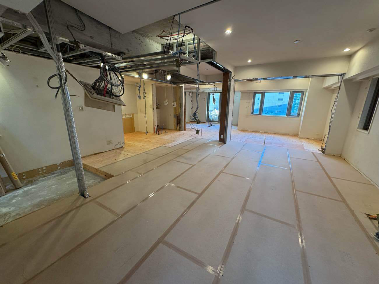 東京都中央区のマンションにて、１day置床工事を行いました。（乾式二重床）【秀和建工】