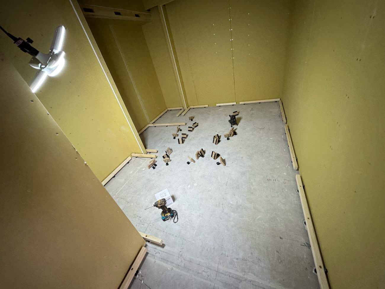 東京都千代田区のマンションにて、１day置床工事を行いました。（乾式二重床）【秀和建工】