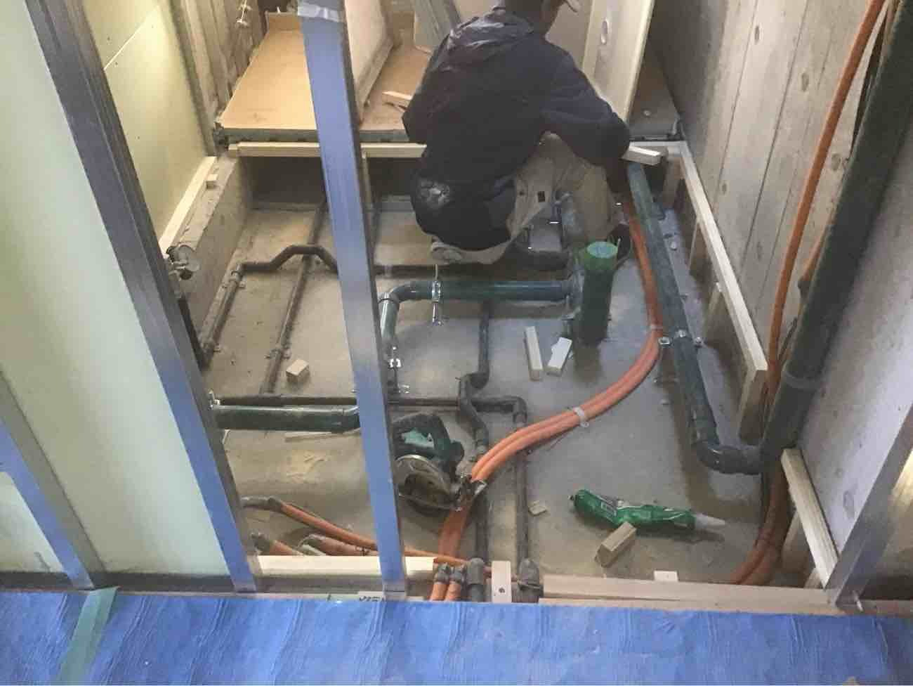 東京都世田谷区のマンションにて、置床工事を行いました。（乾式二重床）【秀和建工】