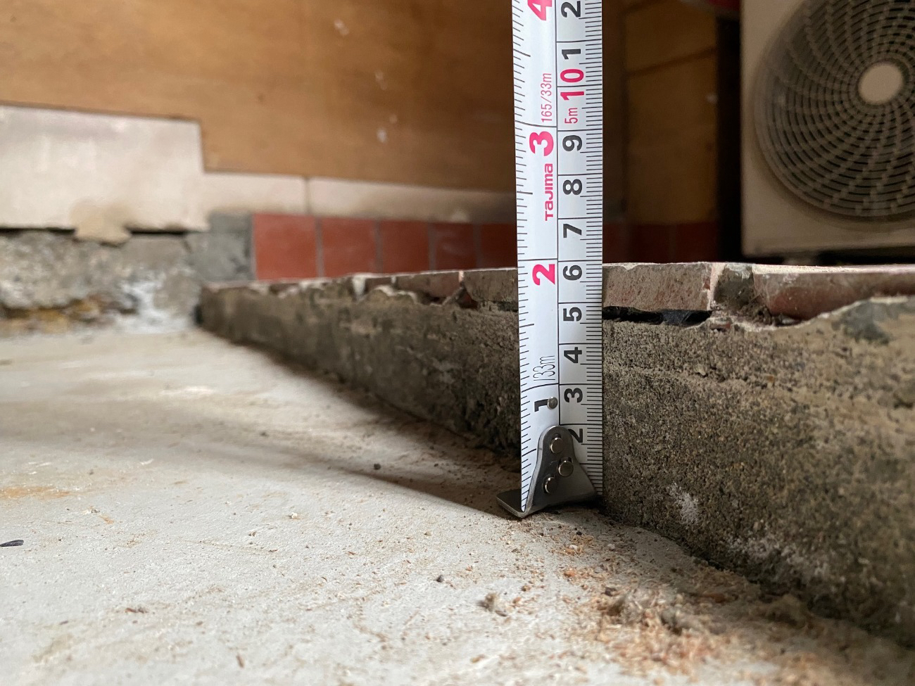 東京都大田区の店舗にて、１day置床工事を行いました。（乾式二重床）【秀和建工】