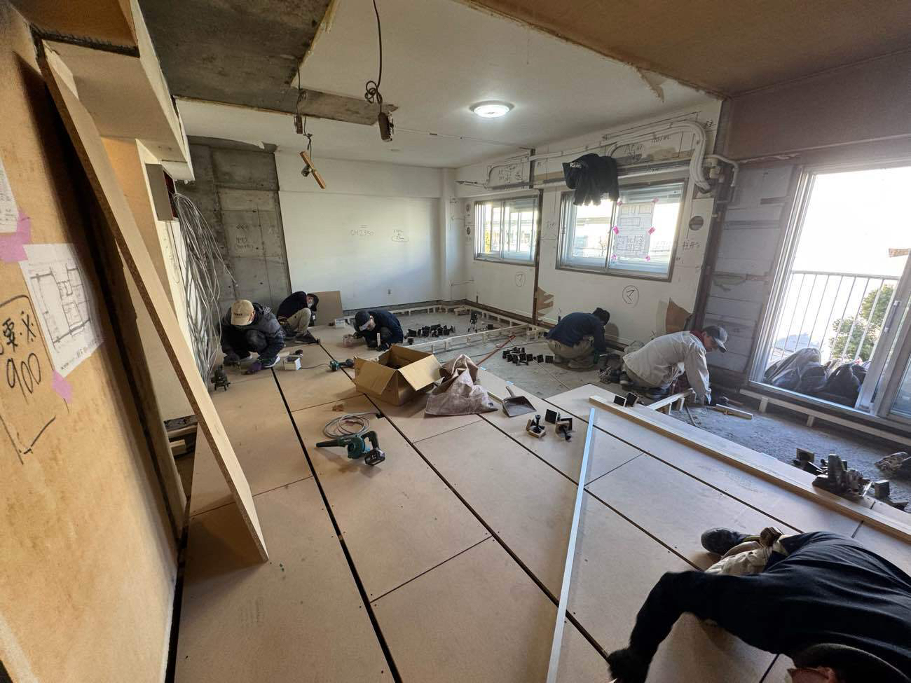 東京都港区のマンションにて、置床工事を行いました。（プラモクレン）【秀和建工】