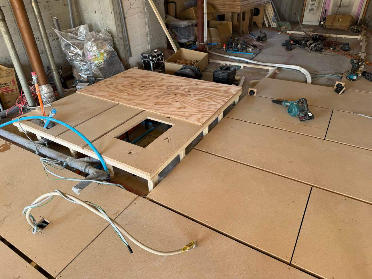 相模原市南区のマンションにて、１day置床工事を行いました。（乾式二重床）【秀和建工】