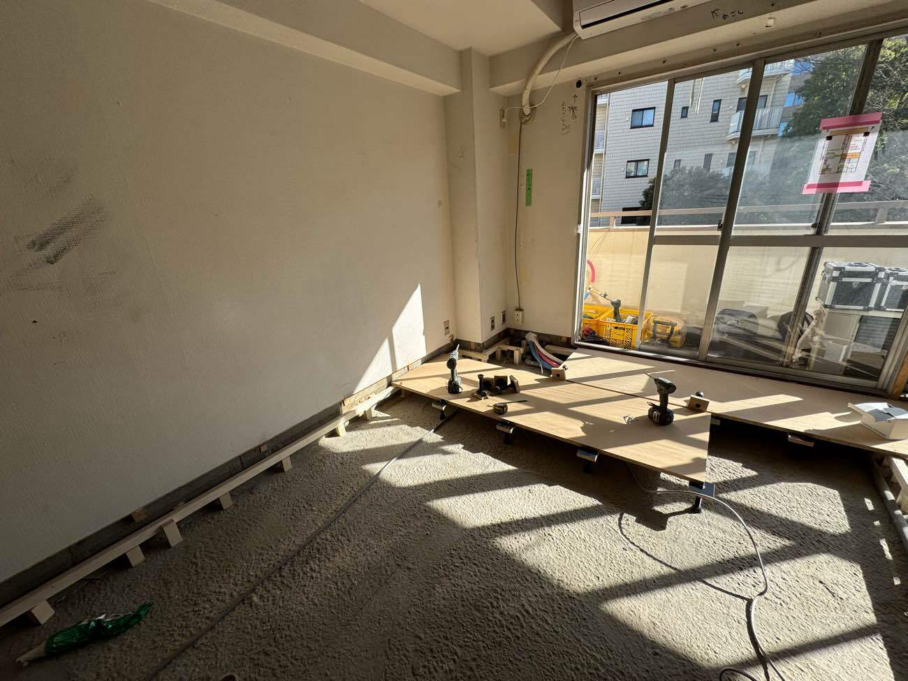 東京都港区南麻布のマンションにて、置床工事を行いました。（乾式二重床）【秀和建工】