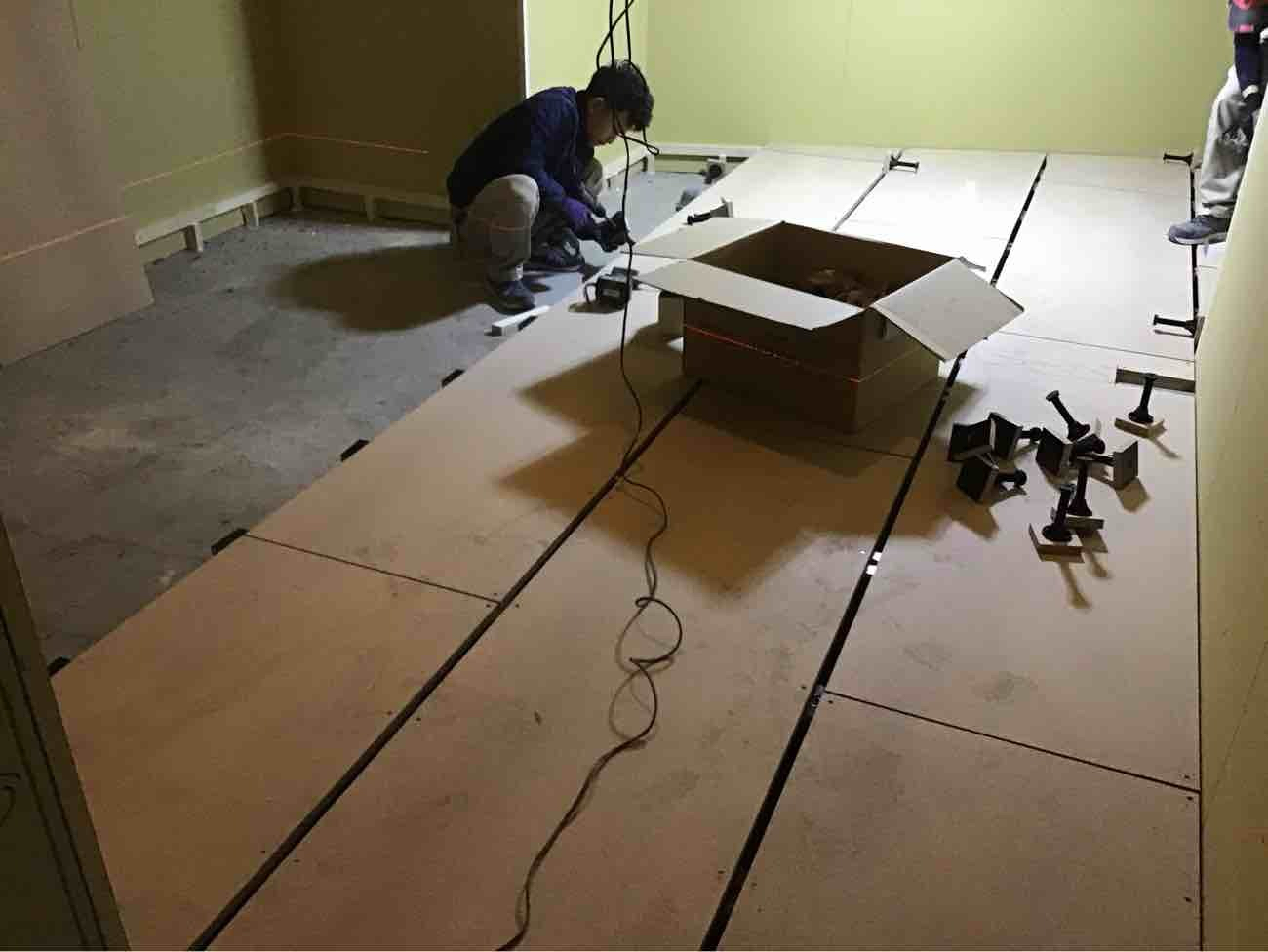 千葉県千葉市の店舗にて、置床工事を行いました。（乾式二重床）【秀和建工】