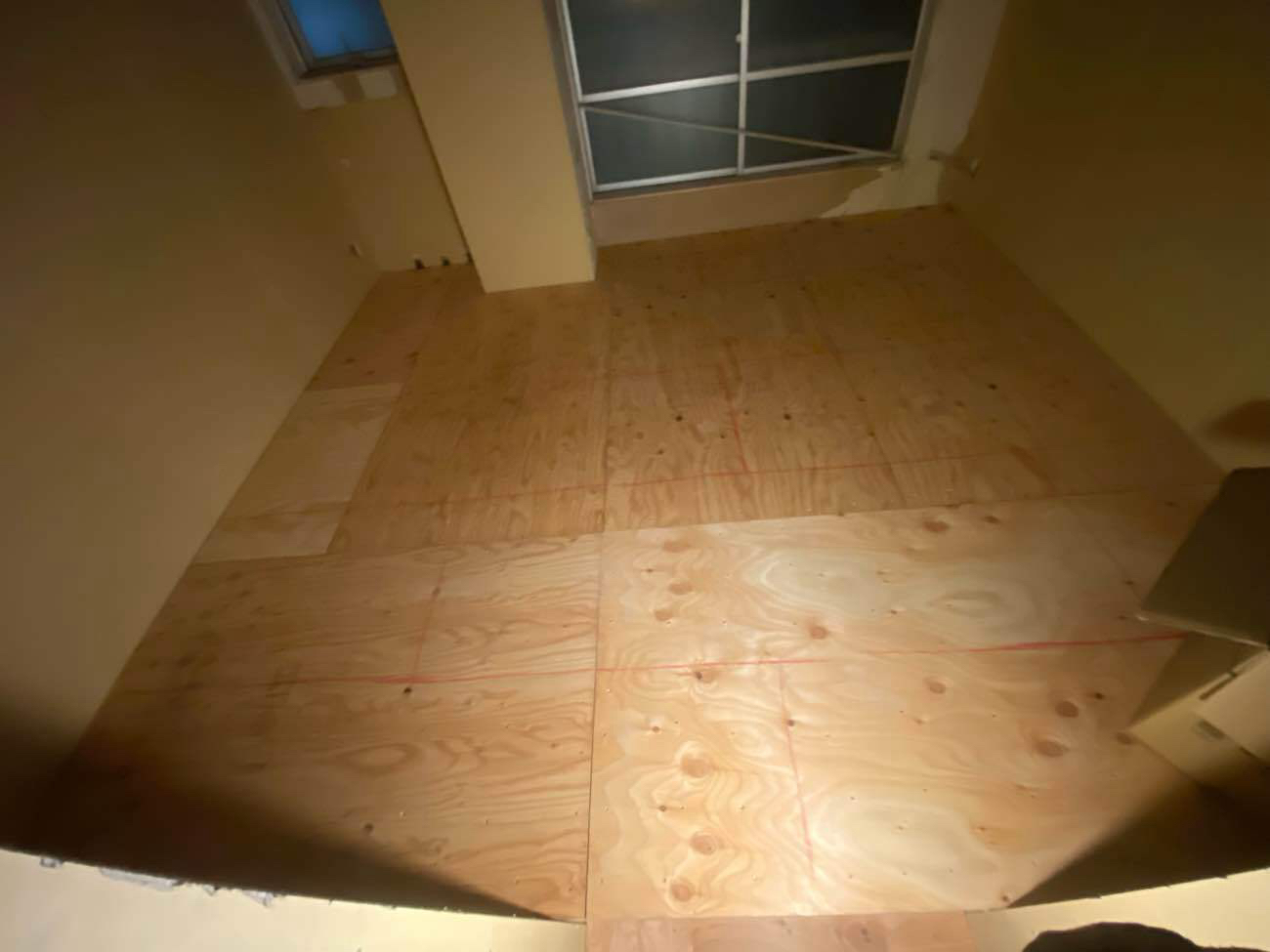 東京都台東区の店舗にて、置床工事を行いました。（乾式二重床）【秀和建工】