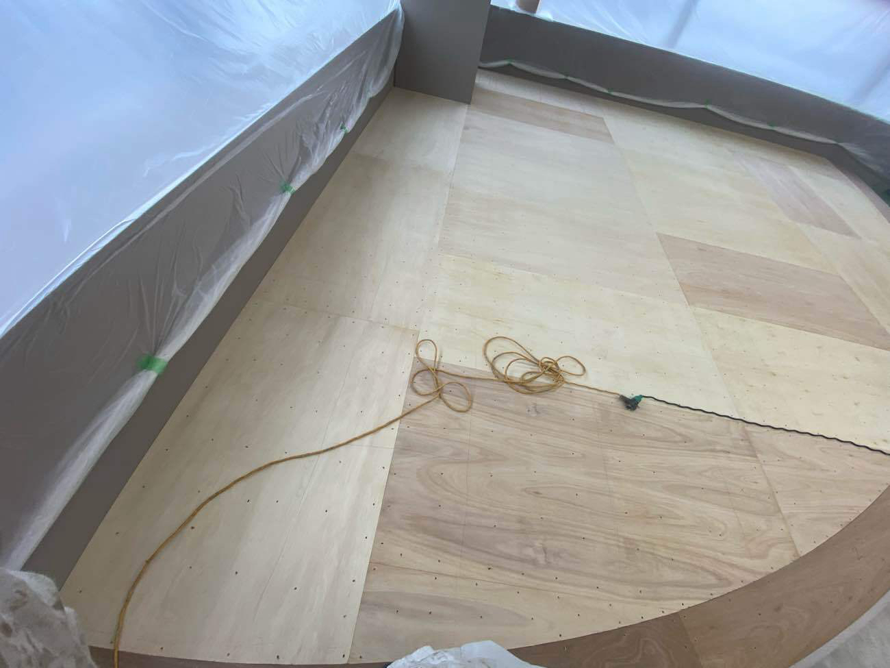 横浜市西区のマンションにて、置床工事を行いました。（乾式二重床）【秀和建工】