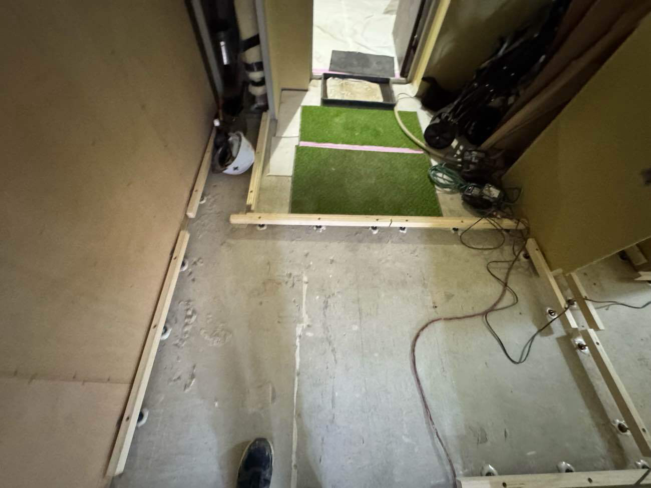 東京都千代田区のマンションにて、１day置床工事を行いました。（乾式二重床）【秀和建工】