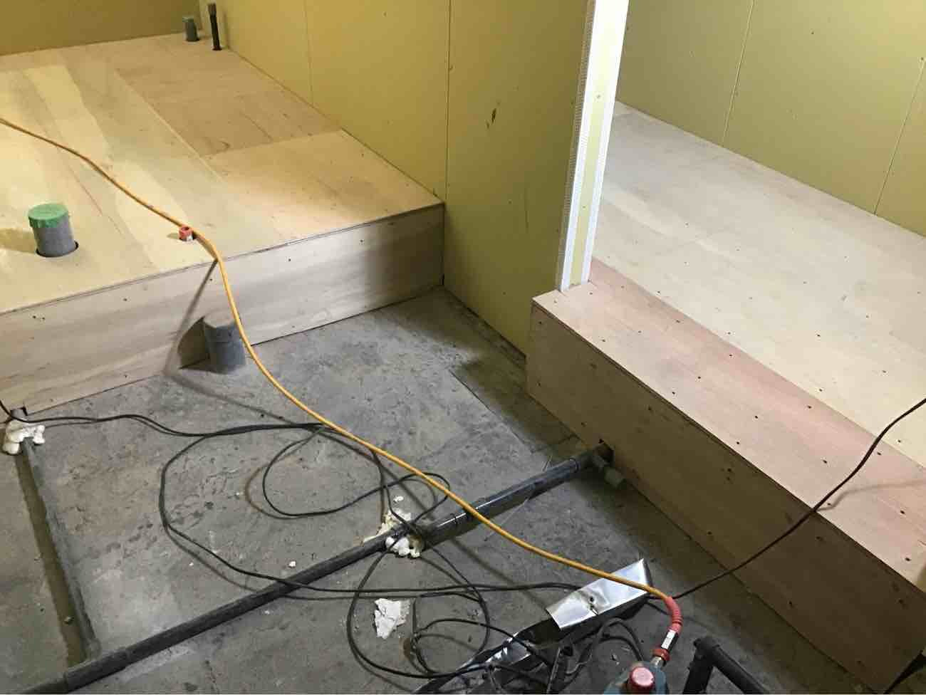 千葉県千葉市の店舗にて、置床工事を行いました。（乾式二重床）【秀和建工】