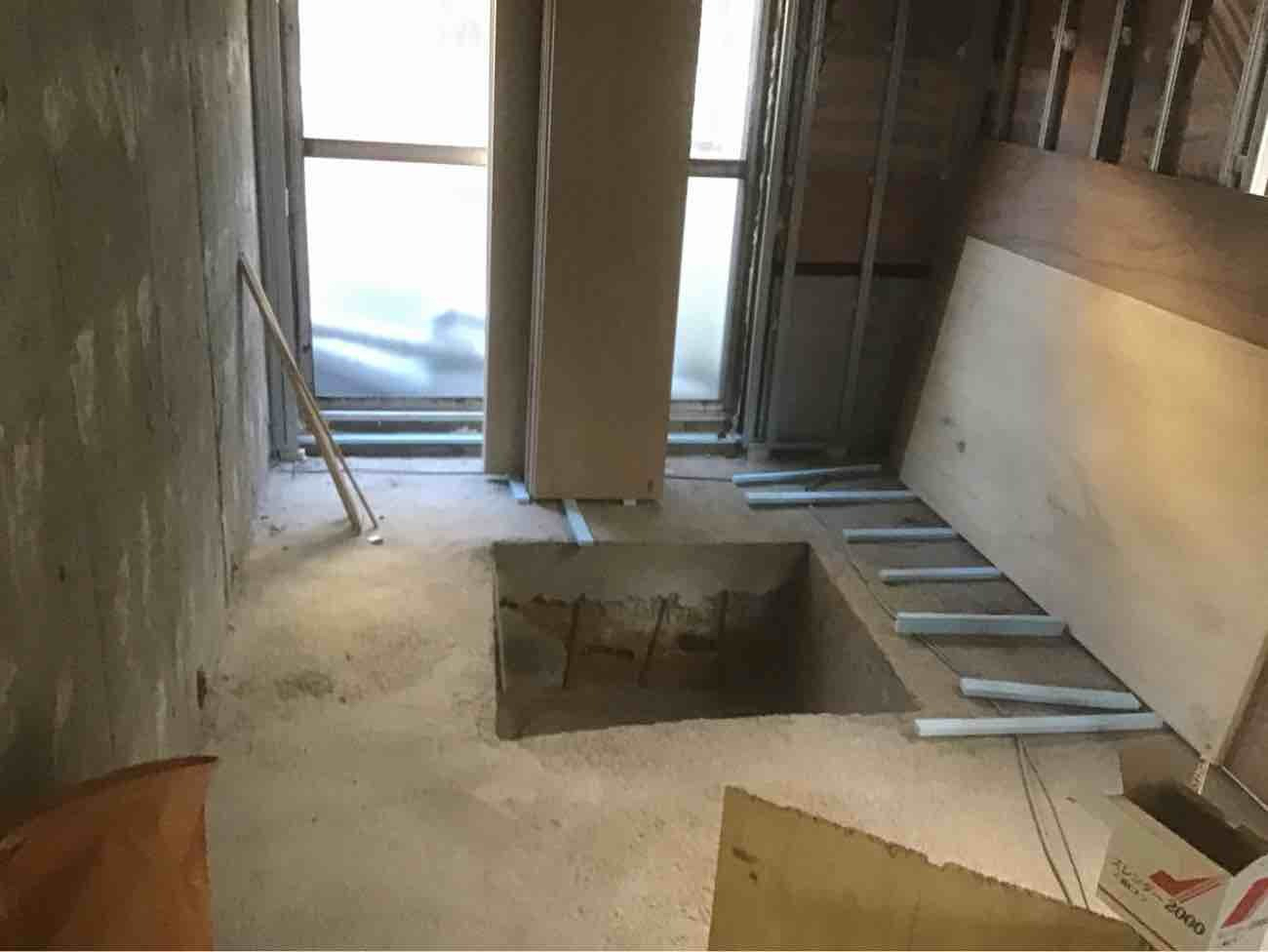 東京都渋谷区のマンションにて、1day置床工事を行いました。(乾式二重床)【秀和建工】