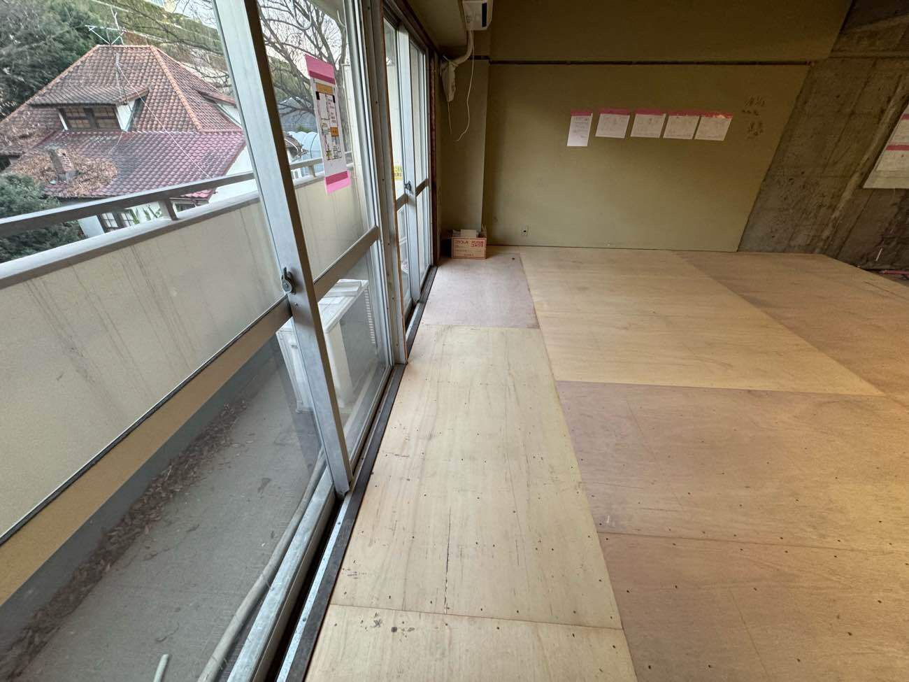 東京都港区南麻布のマンションにて、置床工事を行いました。（乾式二重床）【秀和建工】