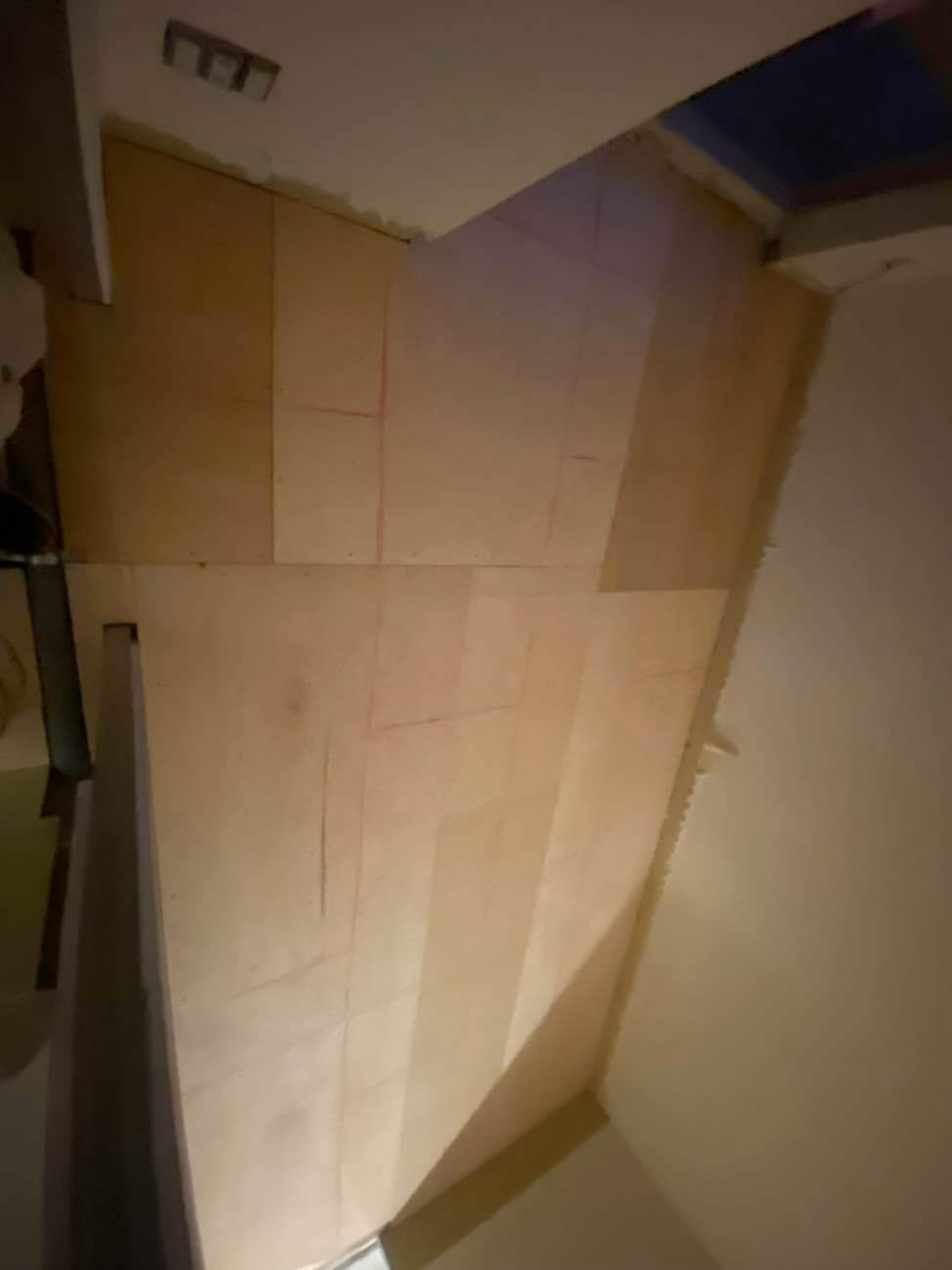 東京都中央区のマンションにて、置床工事を行いました。（乾式二重床）【秀和建工】