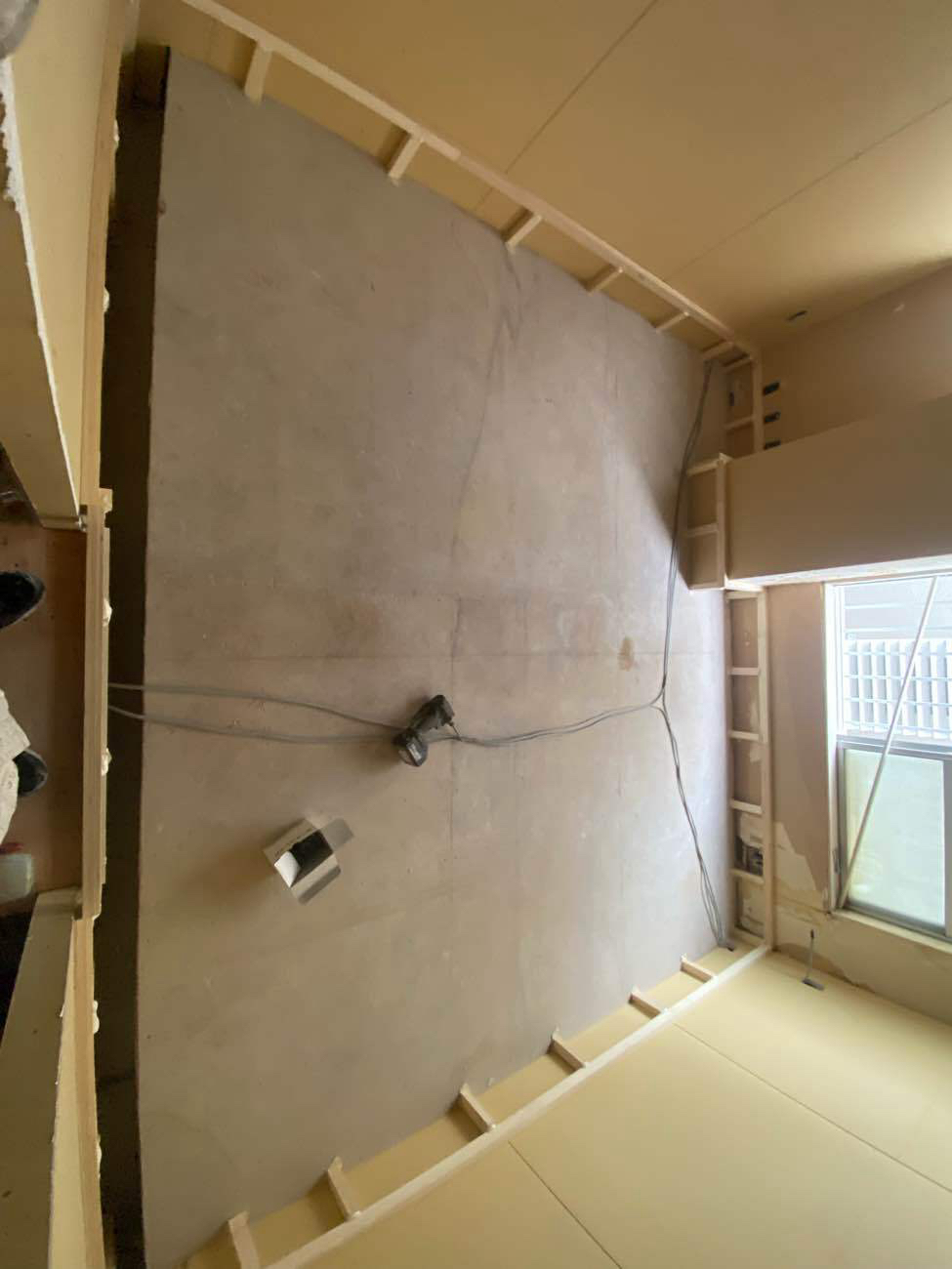 東京都台東区の店舗にて、置床工事を行いました。（乾式二重床）【秀和建工】