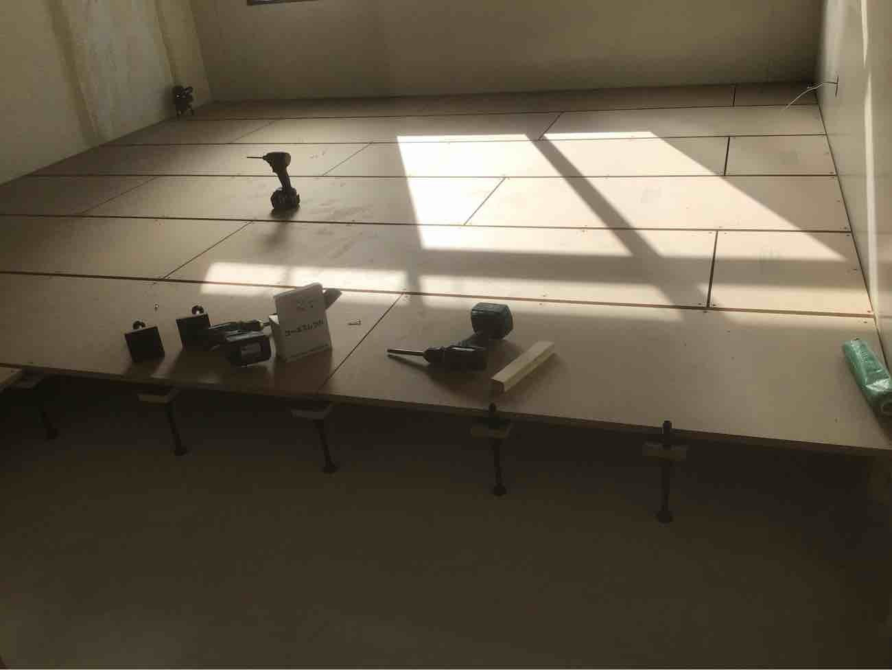 千葉市稲毛区にて、小学校の大規模改造工事に伴う置床工事を行いました。（フリーフロアCP-F）【秀和建工】