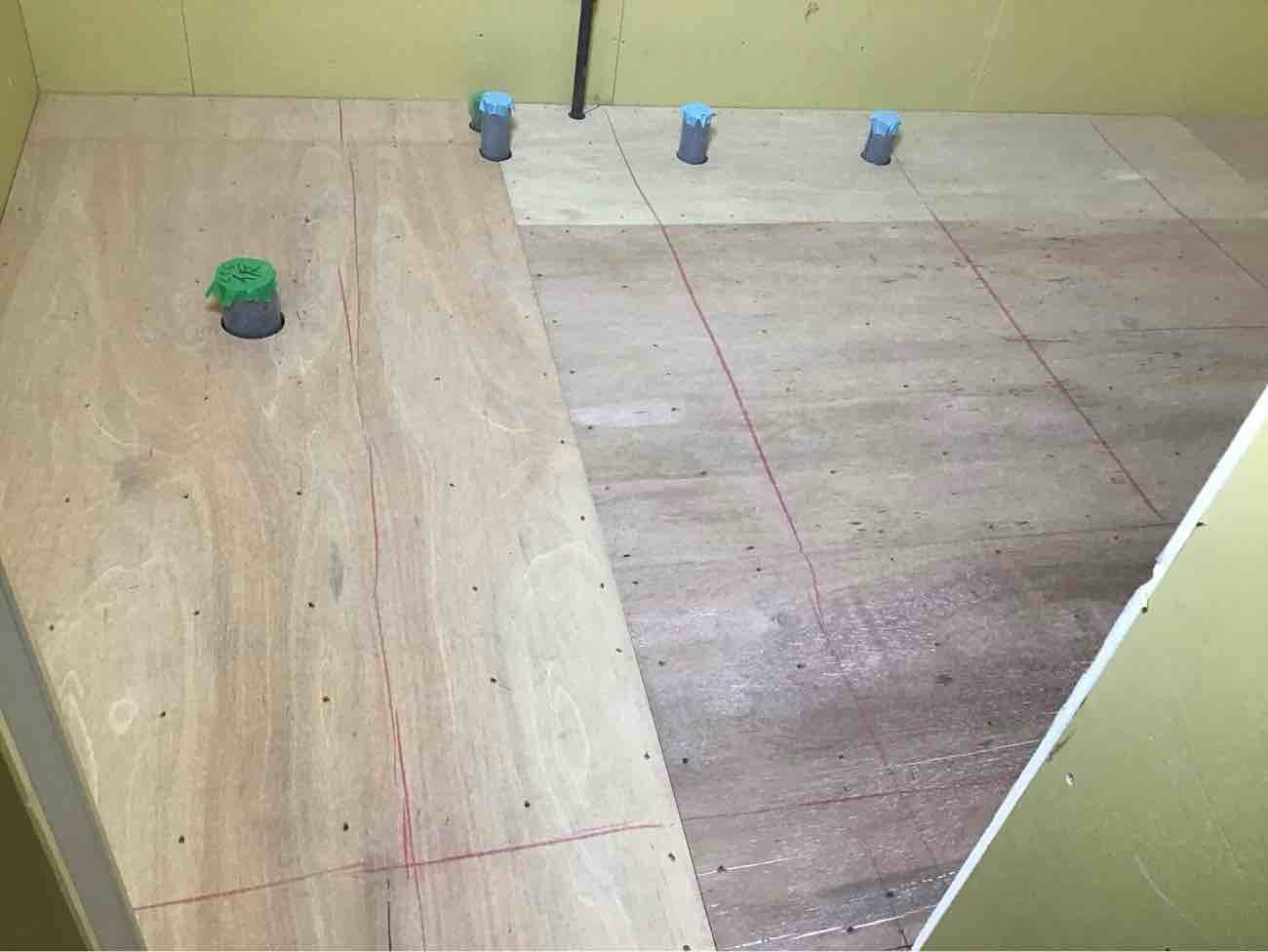 千葉県千葉市の店舗にて、置床工事を行いました。（乾式二重床）【秀和建工】