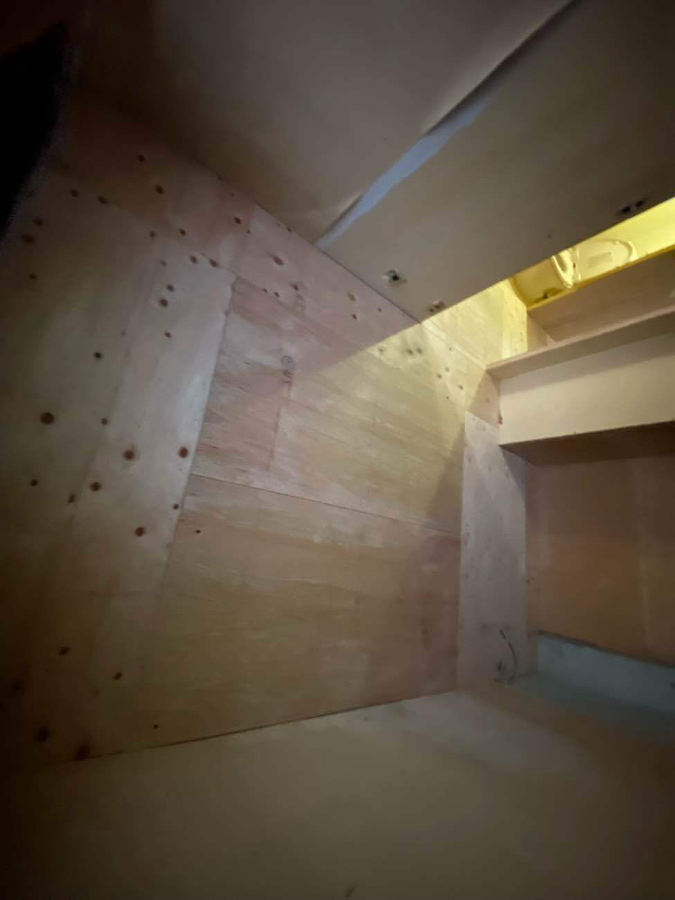 横浜市神奈川区のマンションにて、1day置床工事を行いました。(乾式二重床)【秀和建工】