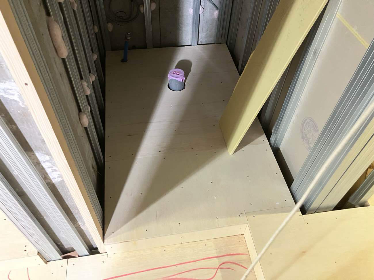 東京都渋谷区のマンションにて、１day置床工事を行いました。（乾式二重床）【秀和建工】