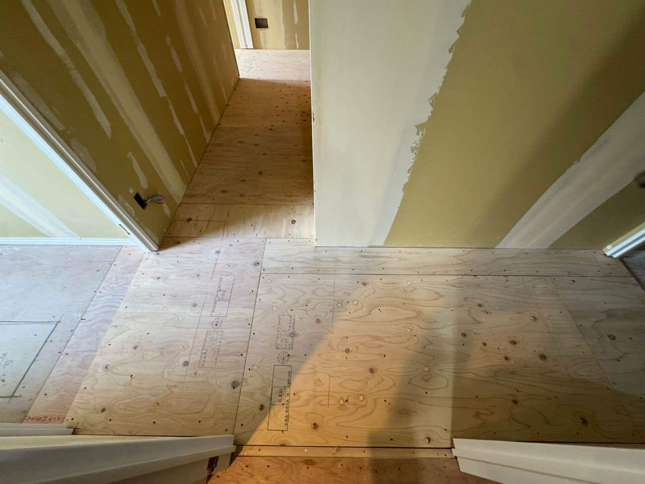 東京都目黒区のマンションにて、置床工事を行いました。（乾式二重床）【秀和建工】