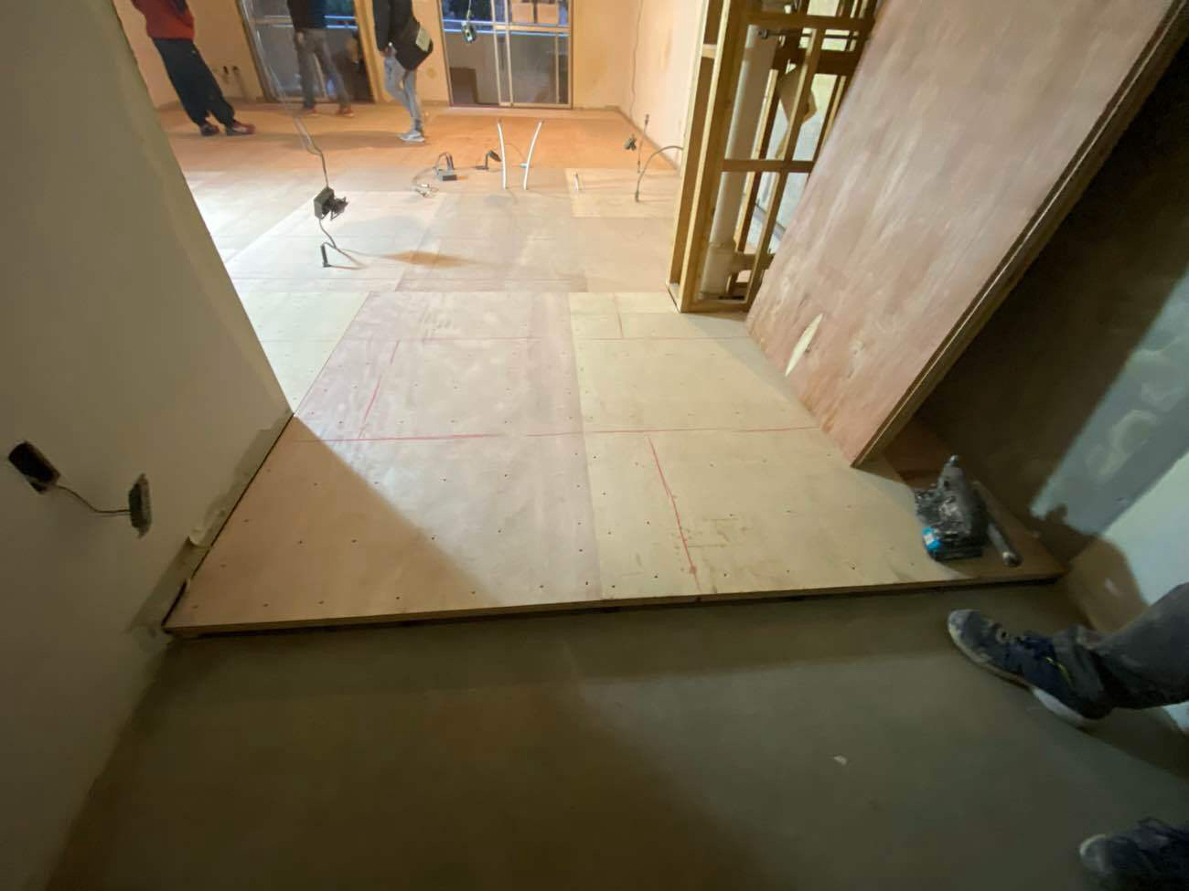 東京都目黒区のマンションにて、１day置床工事を行いました。（乾式二重床）【秀和建工】