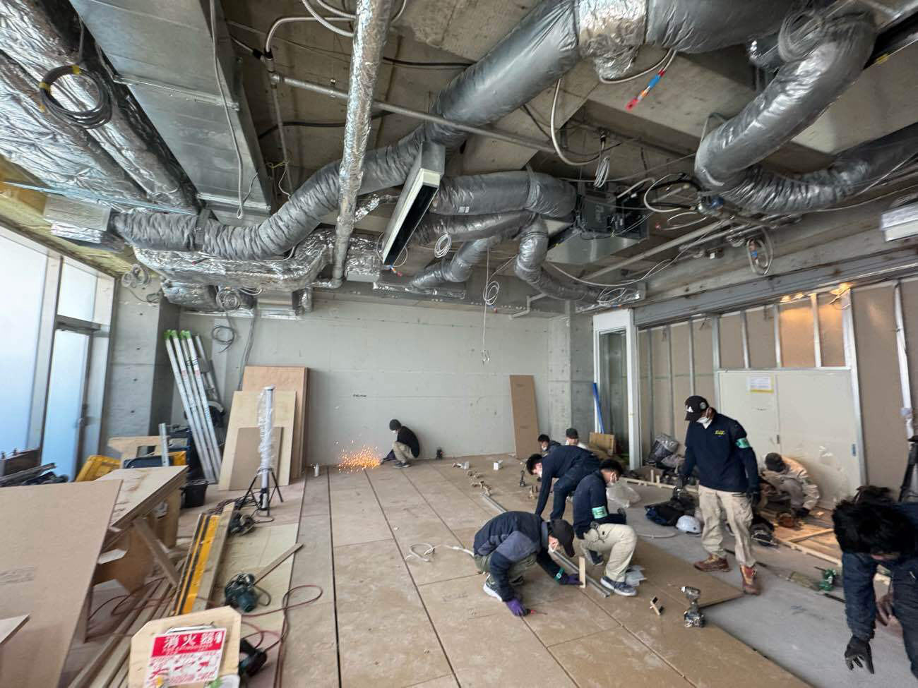 東京都渋谷区のマンションテナントにて、置床工事を行いました。（乾式二重床）【秀和建工】