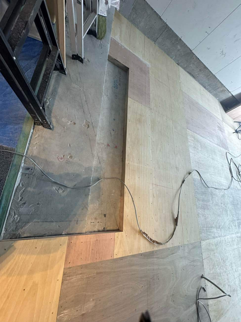 東京都渋谷区のマンションテナントにて、置床工事を行いました。（乾式二重床）【秀和建工】