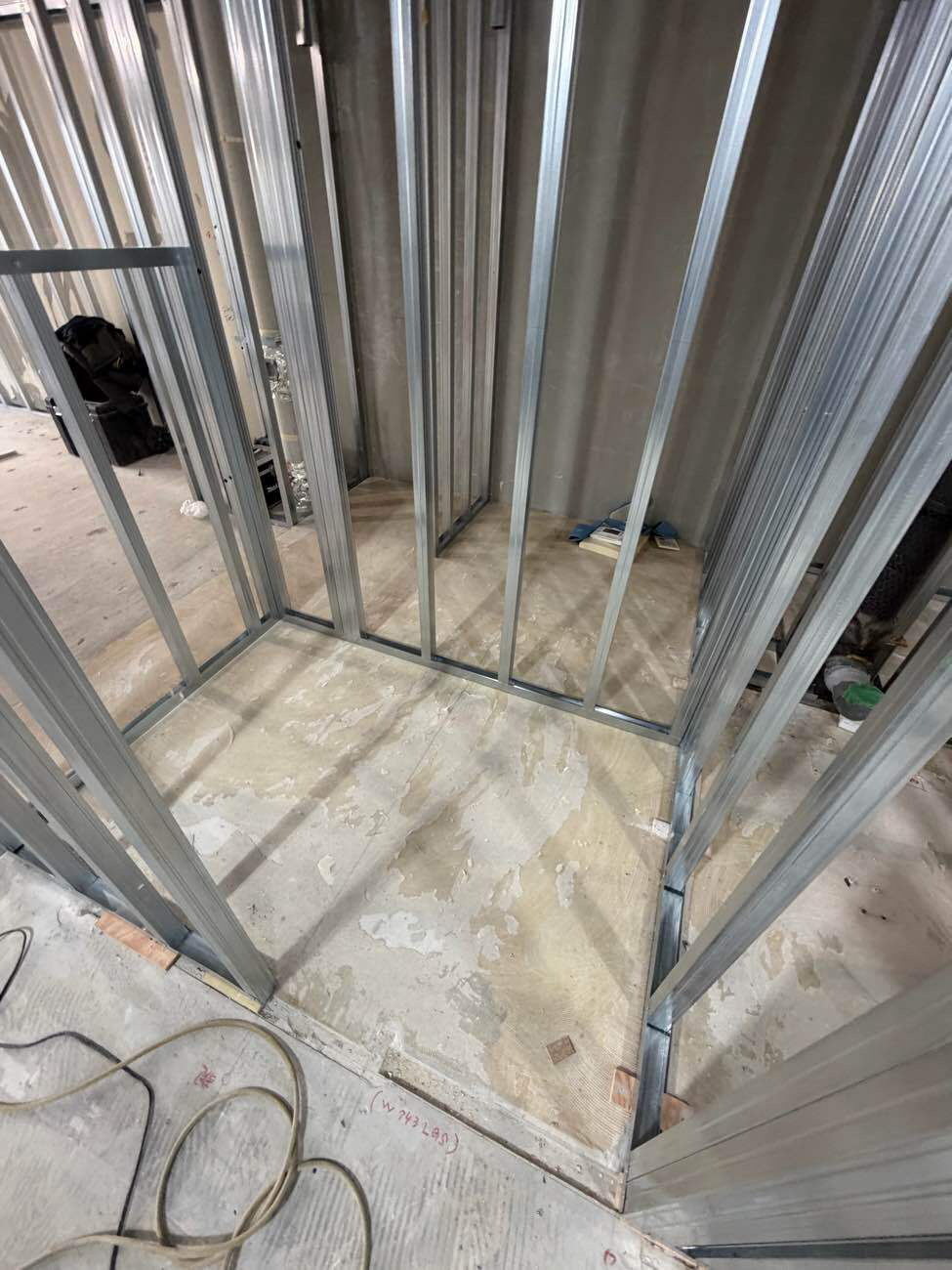 川崎市中原区のマンションにて、１day置床工事を行いました。（乾式二重床）【秀和建工】