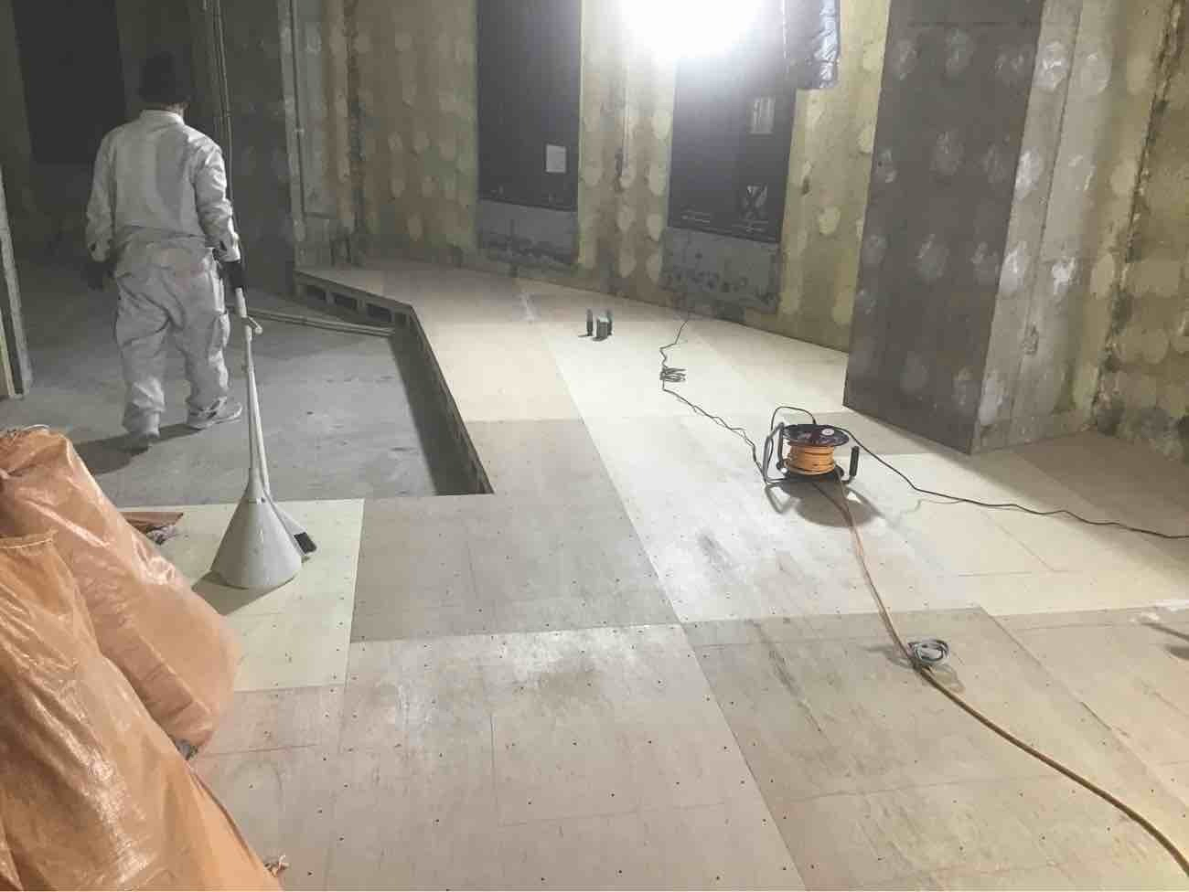 東京都品川区の店舗にて、置床工事を行いました。（乾式二重床）【秀和建工】