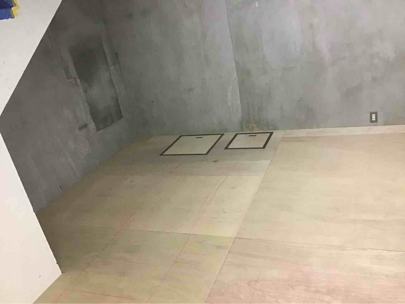 東京都中央区のオフィスにて、地下工事を行いました。（乾式二重床）【秀和建工】