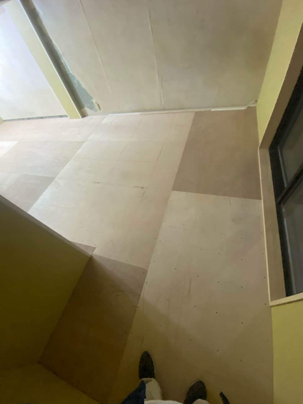 東京都渋谷区のマンションにて、置床工事を行いました。（乾式二重床）【秀和建工】