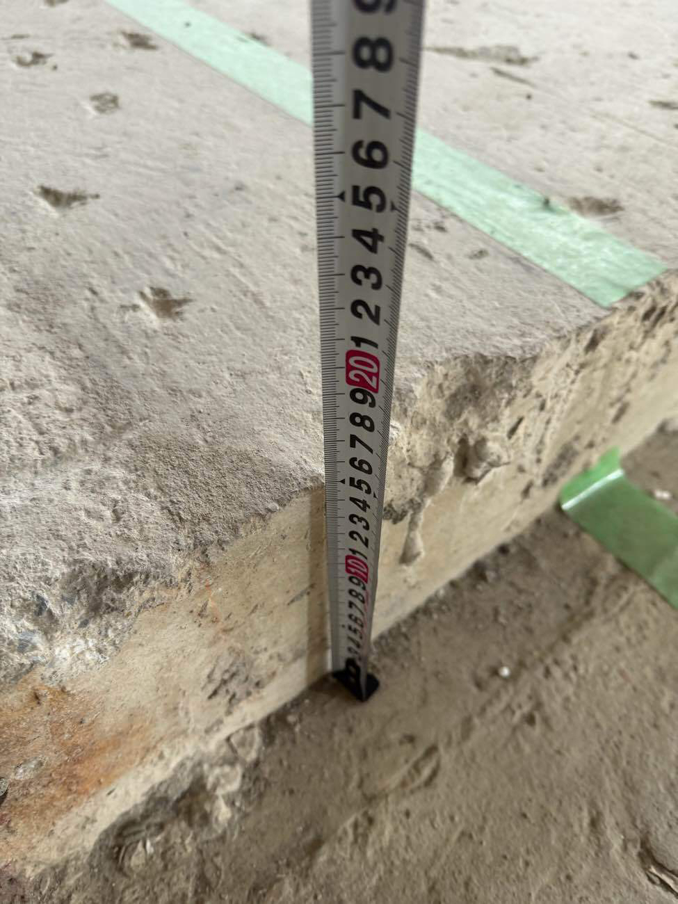 東京都品川区の店舗にて、置床工事を行いました。（乾式二重床）【秀和建工】