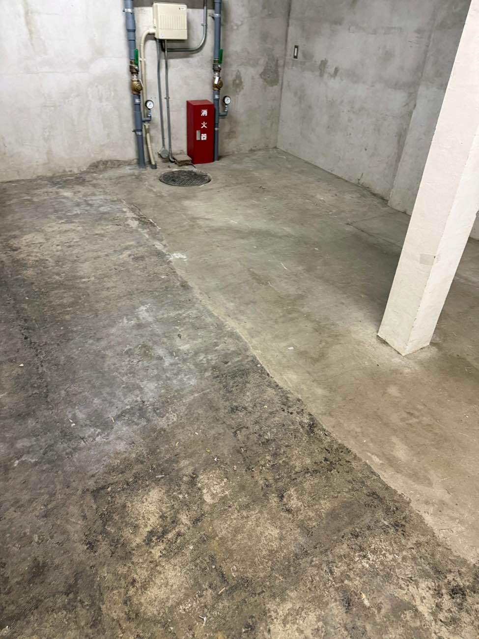 東京都中央区のオフィスにて、地下工事を行いました。（乾式二重床）【秀和建工】