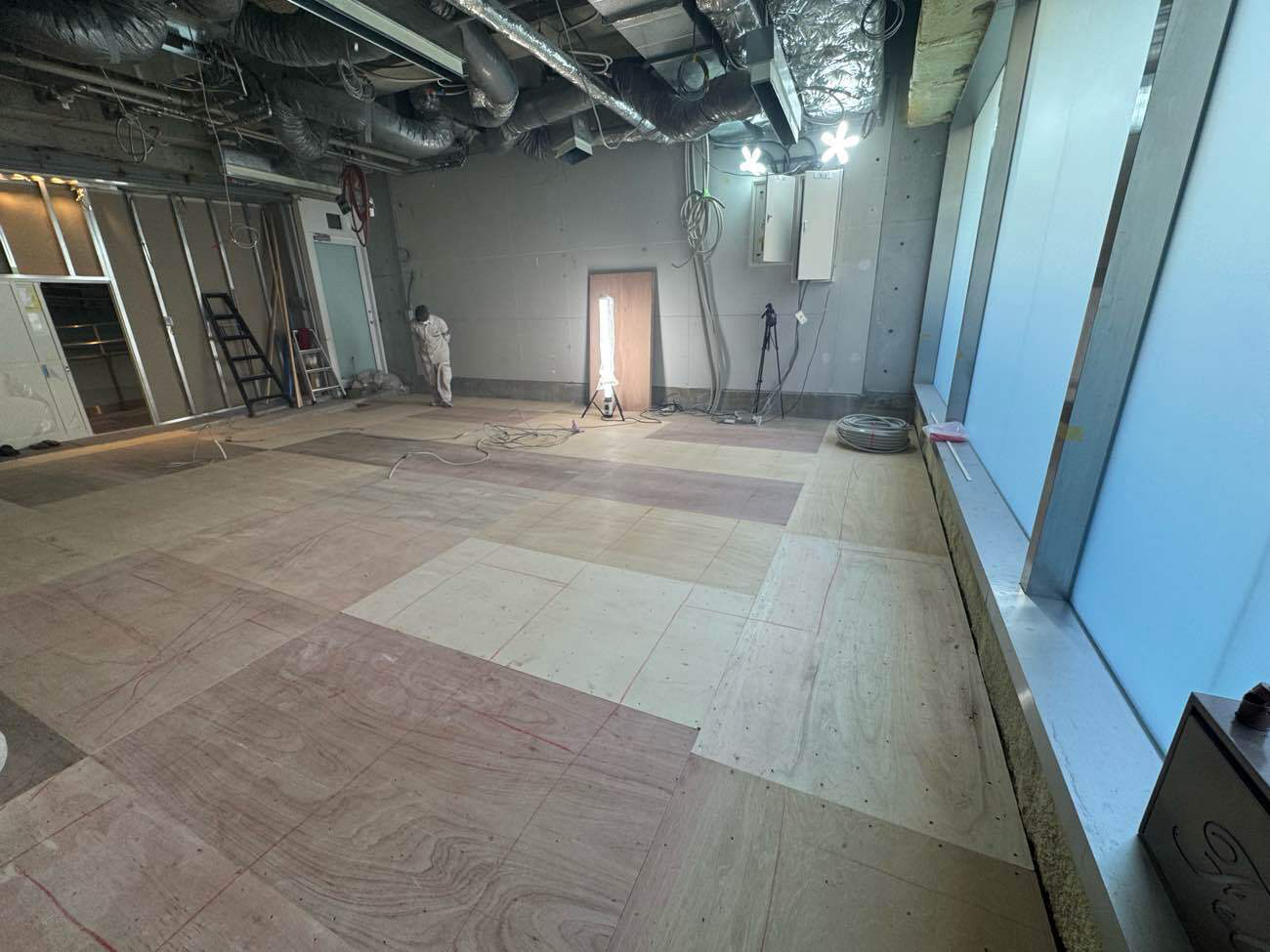 東京都渋谷区のマンションテナントにて、置床工事を行いました。（乾式二重床）【秀和建工】