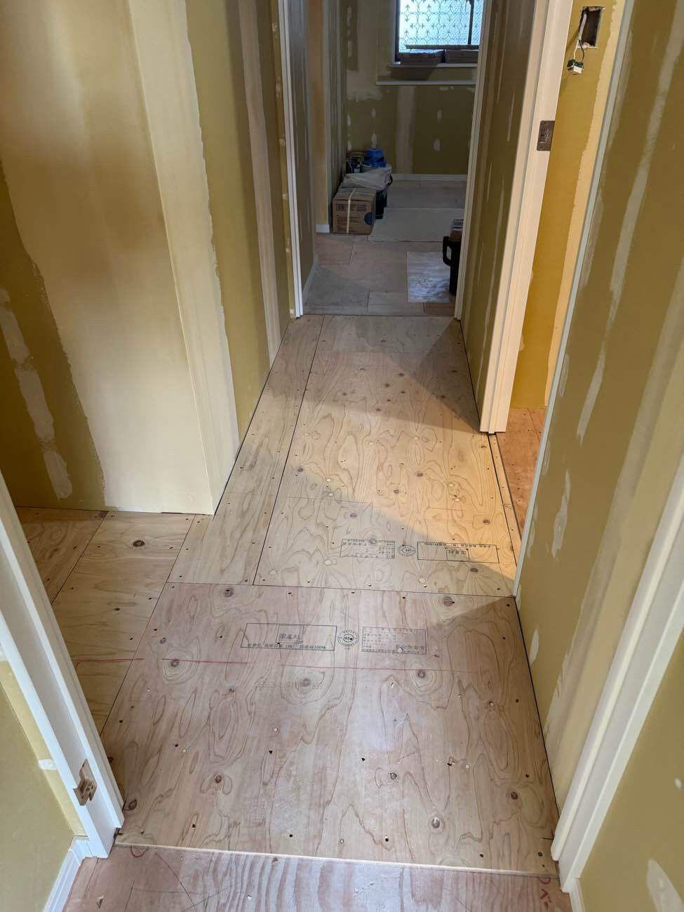 東京都目黒区のマンションにて、置床工事を行いました。（乾式二重床）【秀和建工】