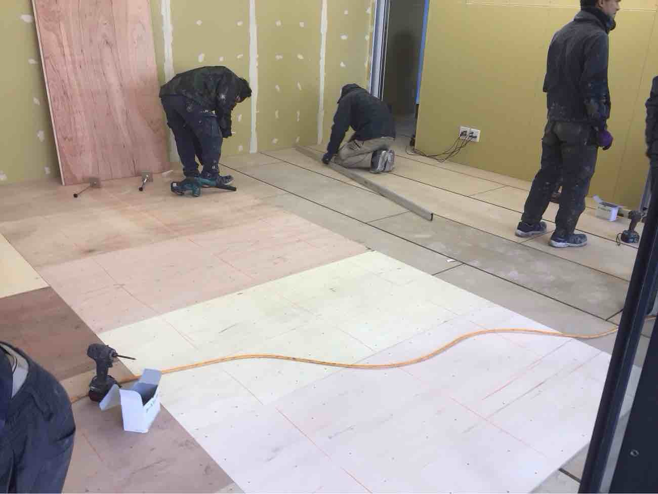 川崎市幸区にて、店舗の１day置床工事を行いました。（乾式二重床）【秀和建工】