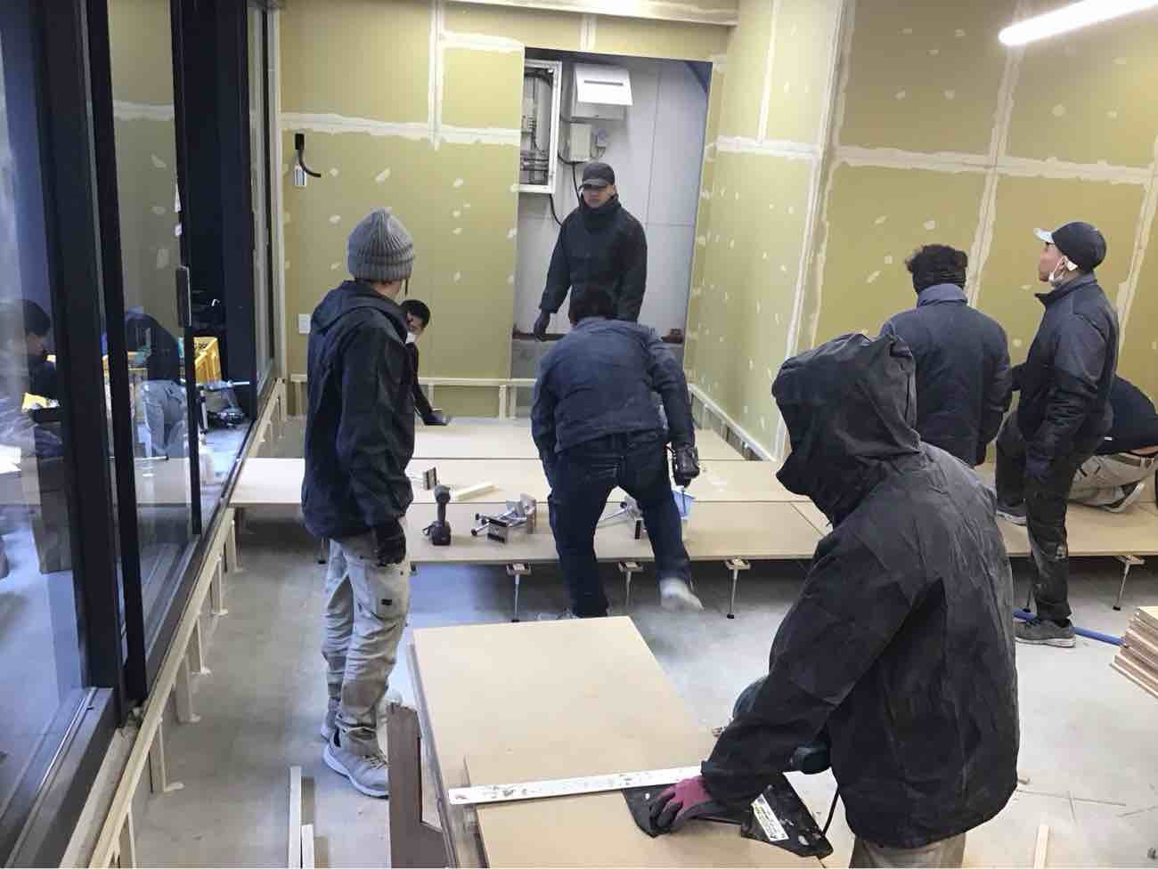 川崎市幸区にて、店舗の１day置床工事を行いました。（乾式二重床）【秀和建工】