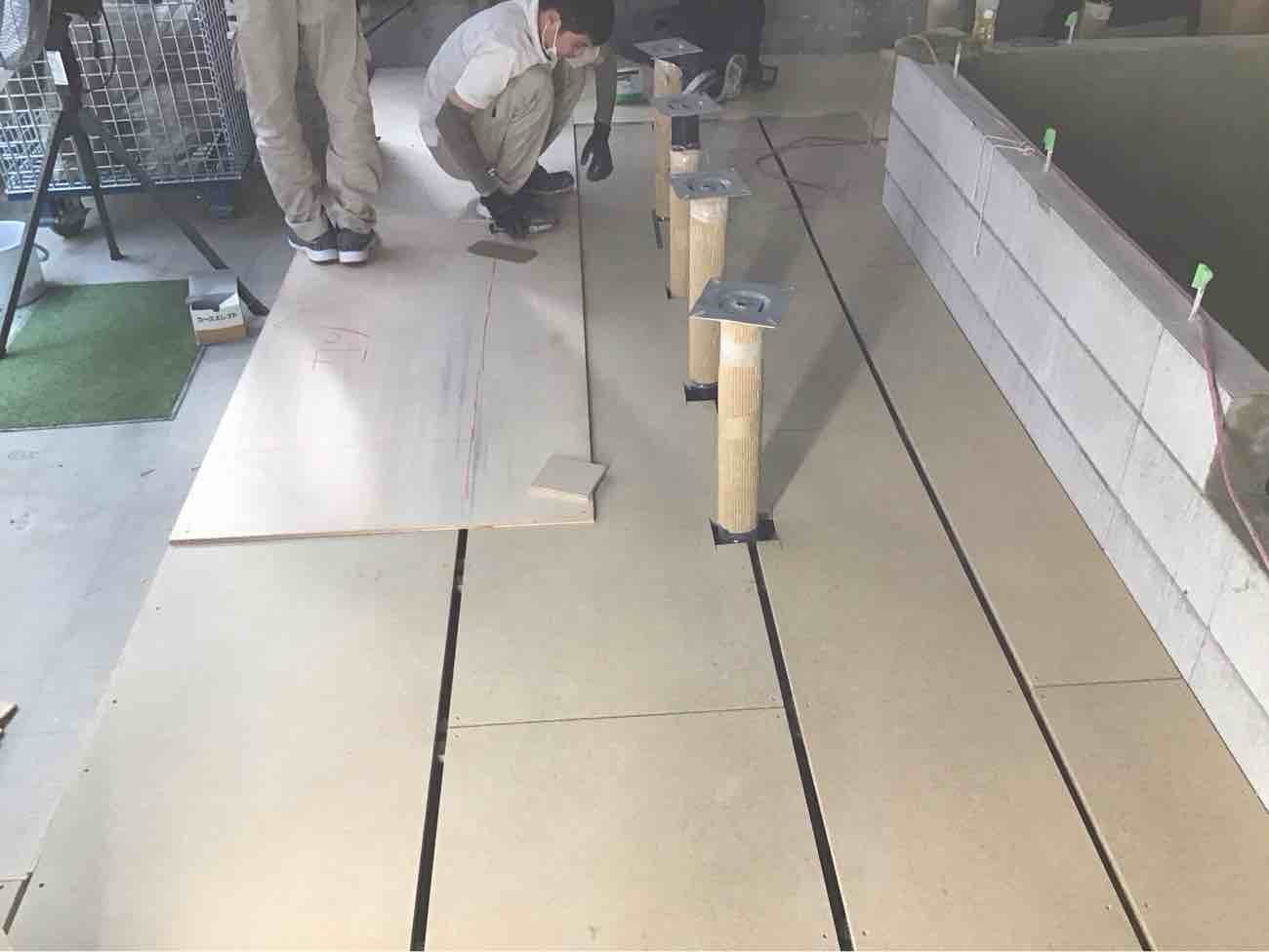 東京都新宿区にて、店舗の置床工事を行いました。（乾式二重床）【秀和建工】
