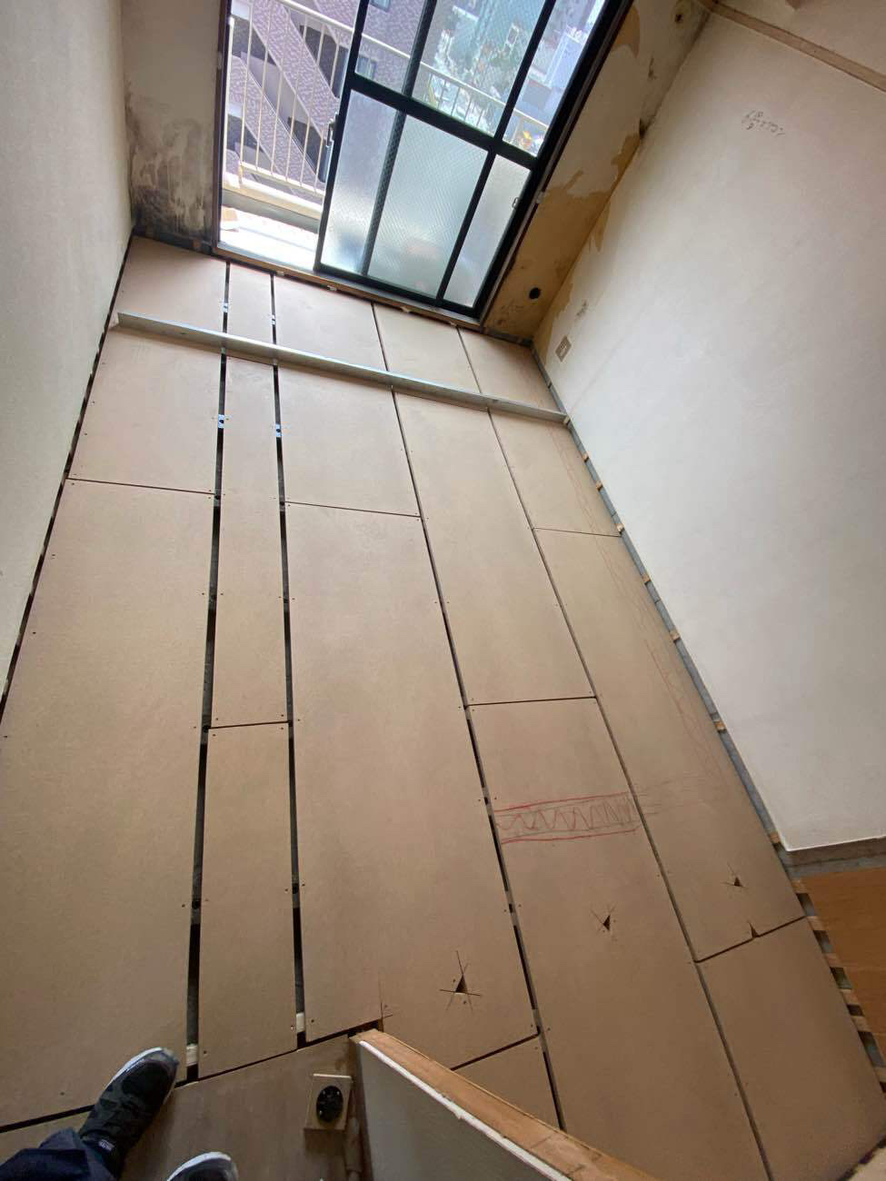 東京都品川区にて、マンションの置床工事を行いました。(乾式二重床)【秀和建工】