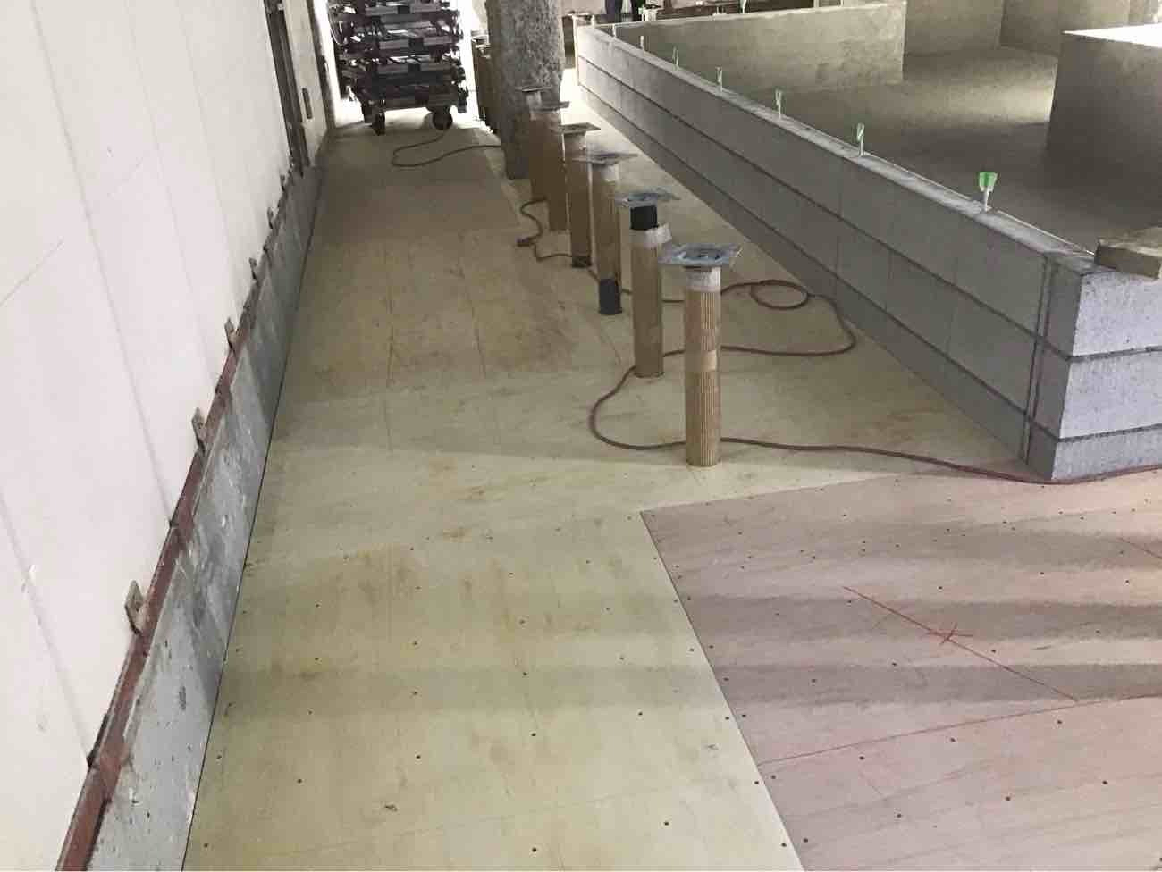 東京都新宿区にて、店舗の置床工事を行いました。（乾式二重床）【秀和建工】