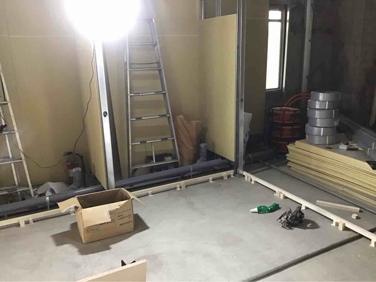 東京都江東区にて、店舗の新装工事を行いました。（乾式二重床）【秀和建工】