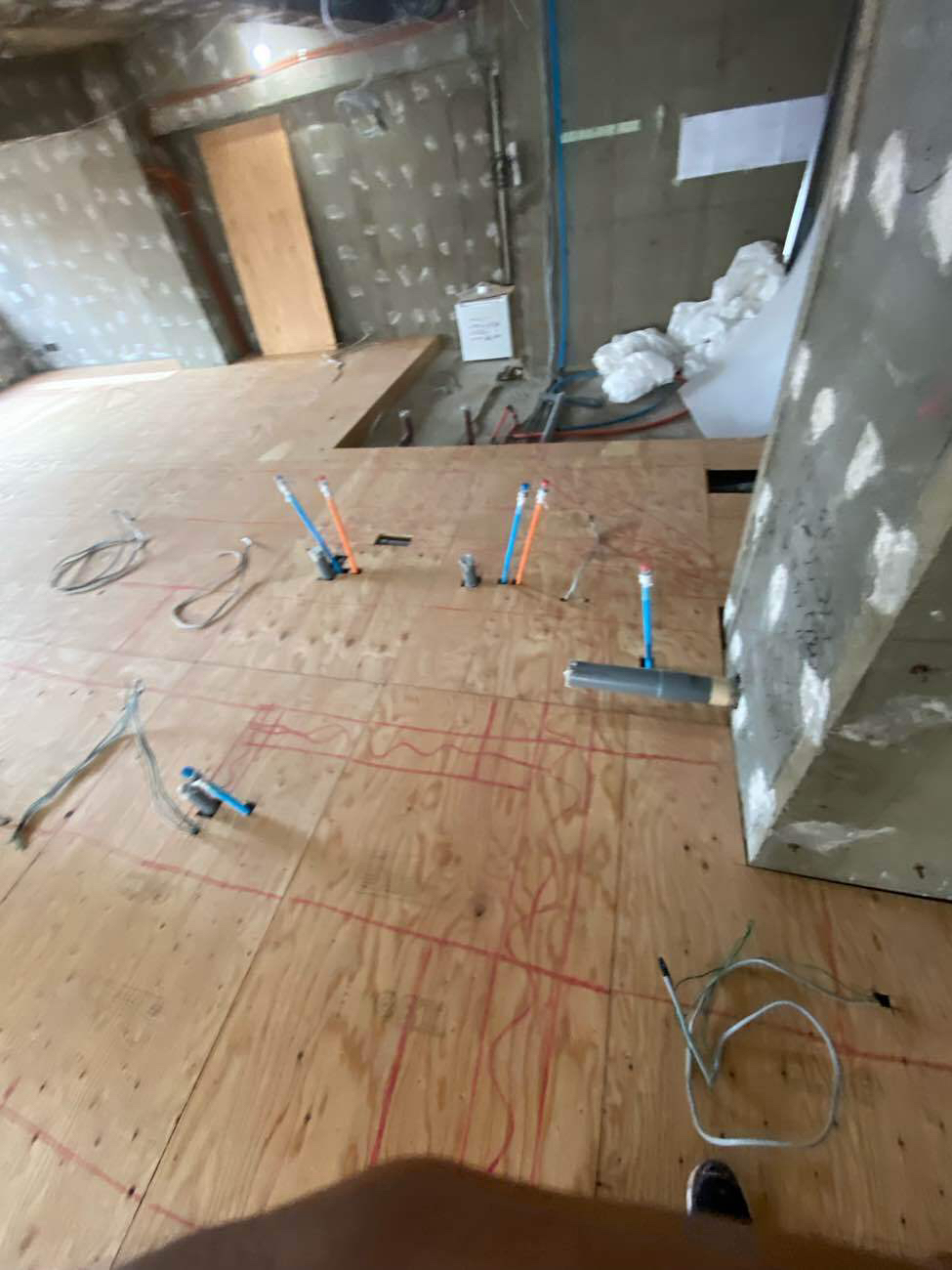 東京都港区にて、マンションの置床工事を行いました。(乾式二重床)【秀和建工】