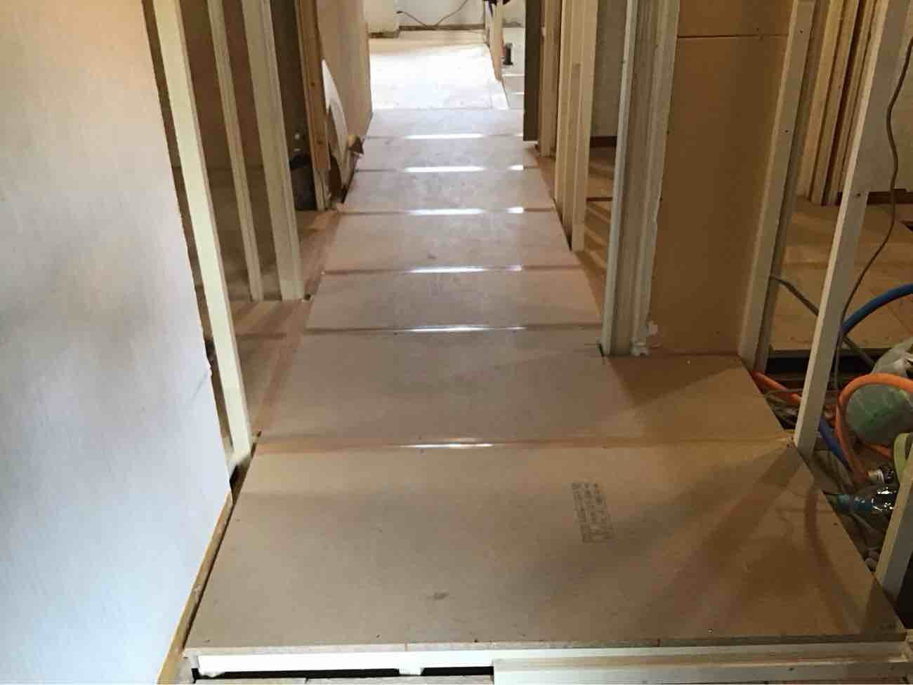 東京都大田区にて、マンションの置床工事を行いました。（乾式二重床）【秀和建工】