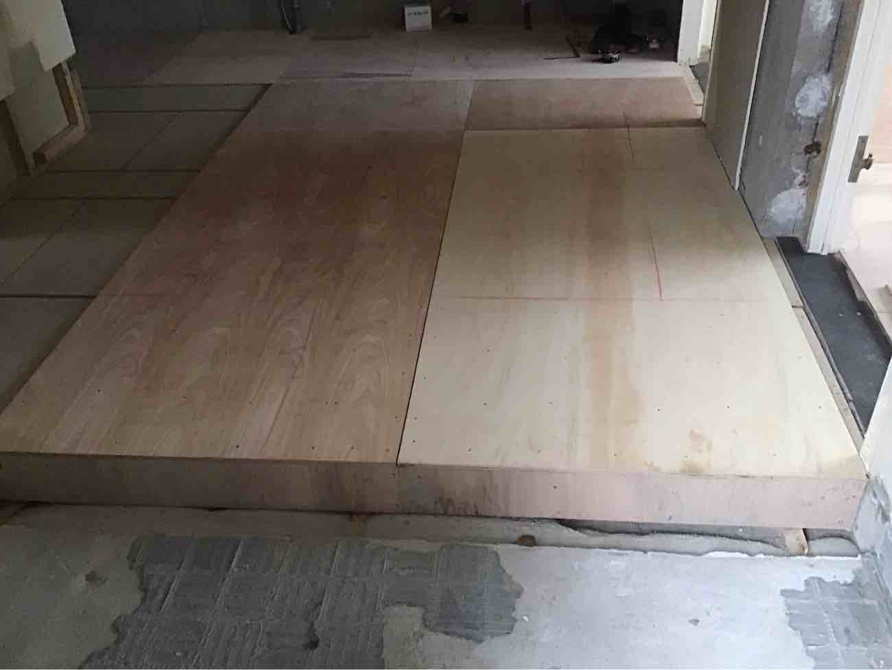 東京都大田区のマンションにて、置床工事を行いました。（わんぱくマット）【秀和建工】