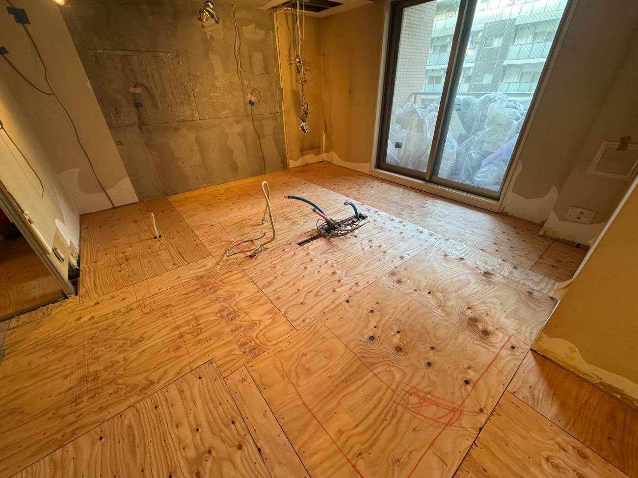 東京都中央区にて、マンションの置床工事を行いました。（乾式二重床）【秀和建工】