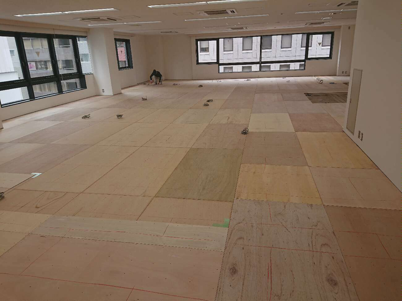 大規模床 – 置き床施工事例 置床.com