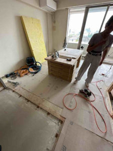 東京都江東区のマンションにて、フローリング工事を致しました。